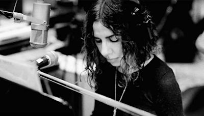 PJ Harvey comparte una demo de un tema para una obra teatral