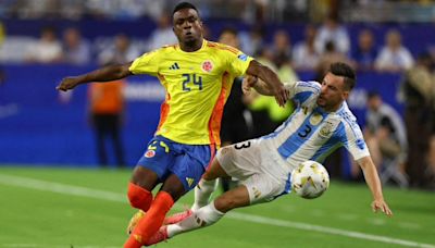 El posible penalti que toda Colombia reclamó, pero el árbitro no pitó; ¿fue o no fue?