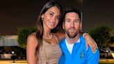 Antonela Roccuzzo compartió una foto de Lionel Messi con su perro Abú y sorprendió con un detalle argentino