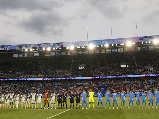 Israel's national anthem loudly jeered before Olympic soccer match against Mali