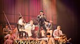'O Rei do Rock' se despede de São Paulo com euforia, paixão e vozeirão que marcaram carreira de Elvis