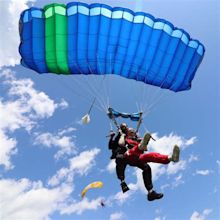 Tandem jump 9 000 feet (2 800 meters) - Parachute Voltige