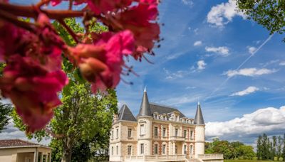 Louis de Funès : ce superbe château où il a vécu (son dernier refuge) a été transformé en 41 appartements