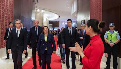 Boluarte comienza su visita oficial a China en Shenzhen, donde se reunirá con Huawei y BYD