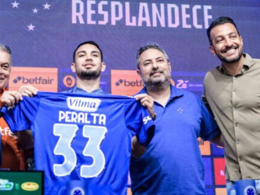 Fabrizio Peralta aparece no BID e está regularizado para atuar no Cruzeiro