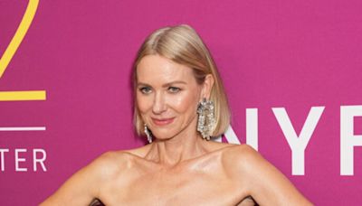 Naomi Watts’ 17-Year-Old Son Sasha Schreiber Absolutely Towers Over His Mom on the Red Carpet