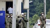 Arrestan a soldado en Japón; mata a dos en una base