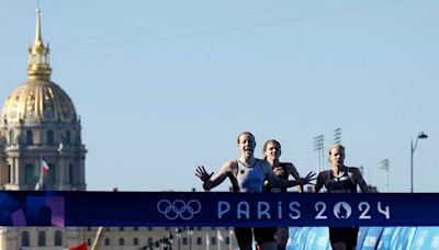 Alemania gana el oro olímpico en el relevos mixto del triatlón de París