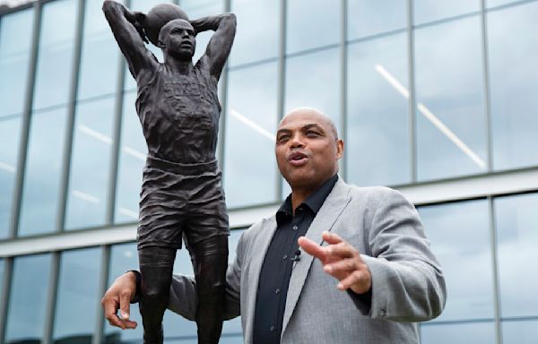 Charles Barkley delivers on $1 million promise to school where 2 students solved Pythagorean Theorem