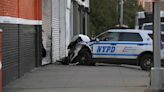 NYPD: Oficiales chocan mientras respondían a una llamada de un niño de 13 años baleado en El Bronx