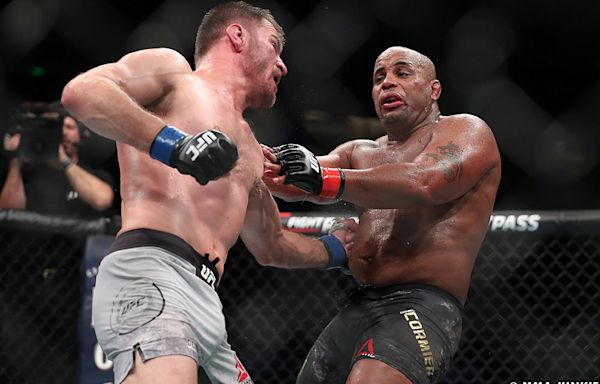 Daniel Cormier warns Jon Jones about Stipe Miocic: ‘If you overlook him, he will put you out’