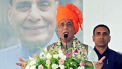 "Atal Vajpayee, LK Advani Also Went Abroad But...": Rajnath Singh Attacks Rahul Gandhi