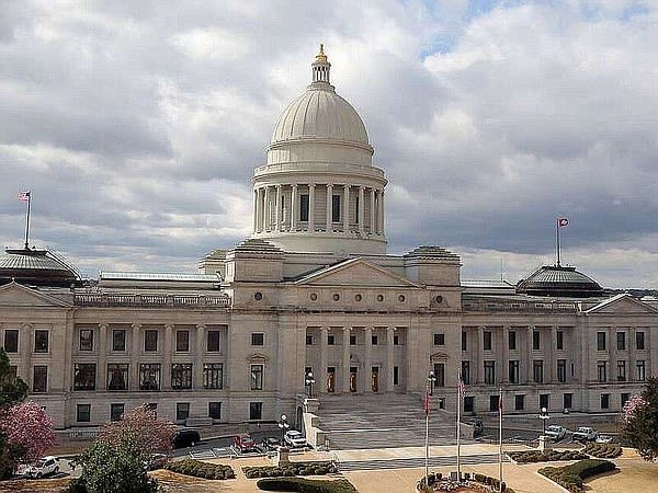 Executive order allows state employees who live in areas impacted by severe weather to receive emergency paid leave | Northwest Arkansas Democrat-Gazette