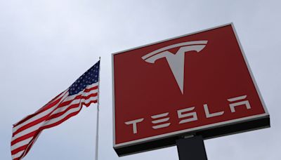 Wedbush cuts Tesla PT to $300 as Q1 deliveries signal ‘nightmare quarter’ By Investing.com