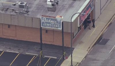 Suspect arrested in 2022 Oak Lawn jewelry store robbery, shooting