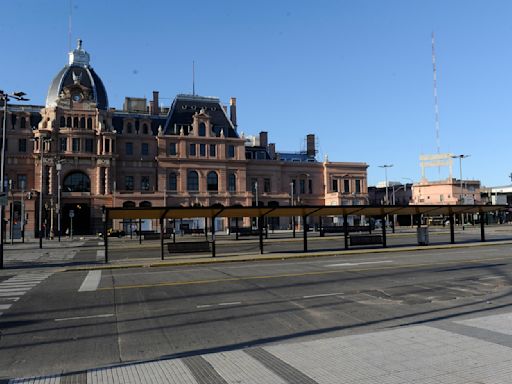 Paro general hoy 9 de mayo, EN VIVO: hasta cuándo es la medida de fuerza de la CGT y cómo funcionarán los colectivos, trenes, subtes, bancos y servicios