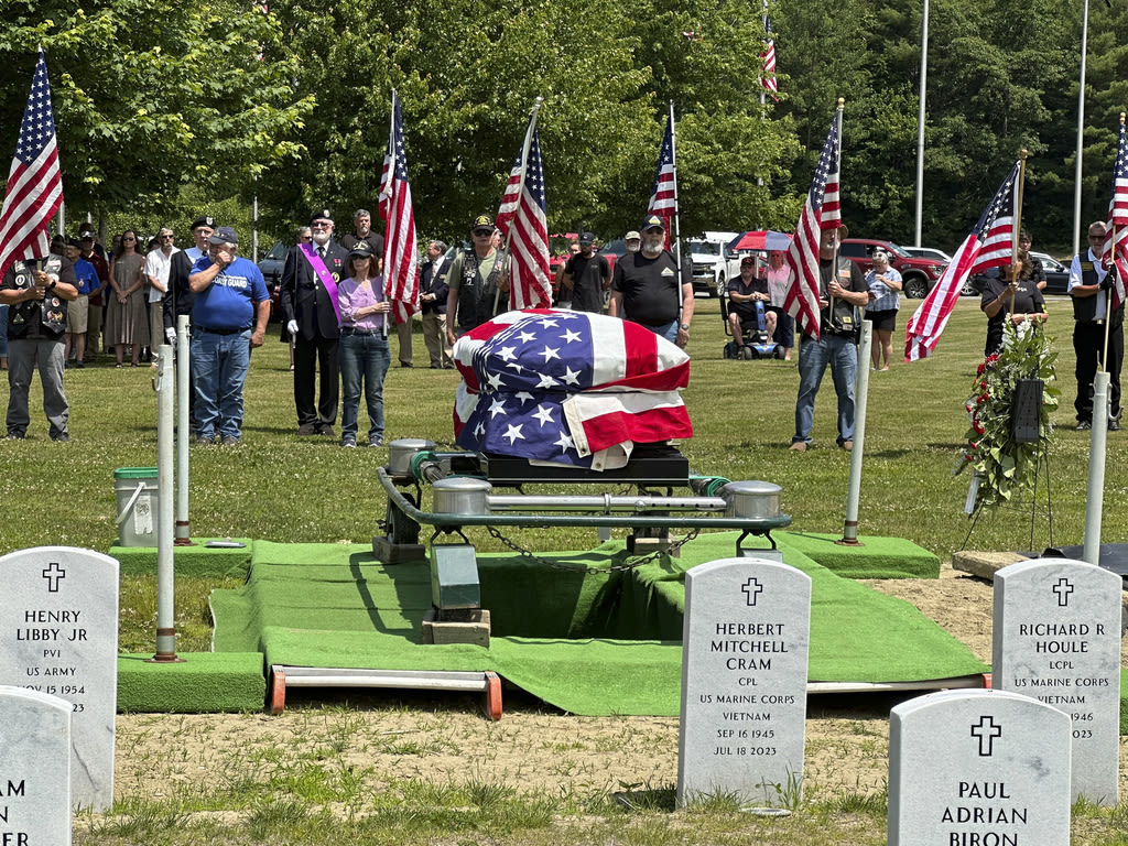 US veteran died alone in nursing home, strangers gathered to say goodbye