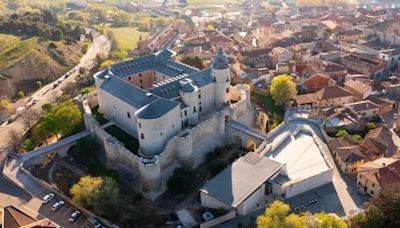 El castillo del siglo XV que guarda el archivo histórico más importante de España y se puede visitar