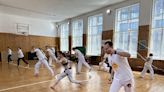 Capoeira vira terapia antiestresse para ucranianos em meio à guerra