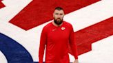 No cruel summer ahead as Kelce signs contract extension with Chiefs