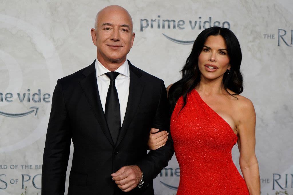 RICHARD JOHNSON: Jeff Bezos interrupts holiday with wife to deal with Washington Post strife