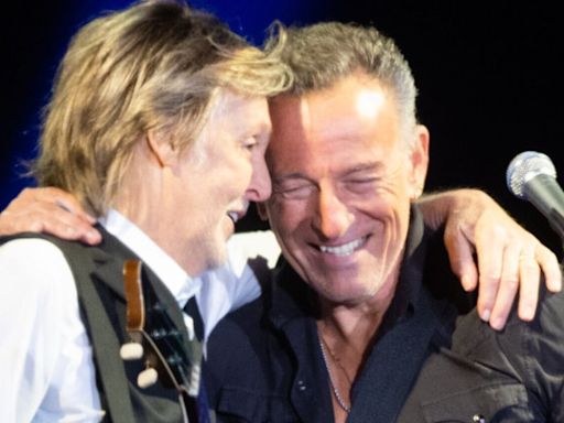 Paul McCartney Hilariously Roasts Pal Bruce Springsteen While Presenting Award