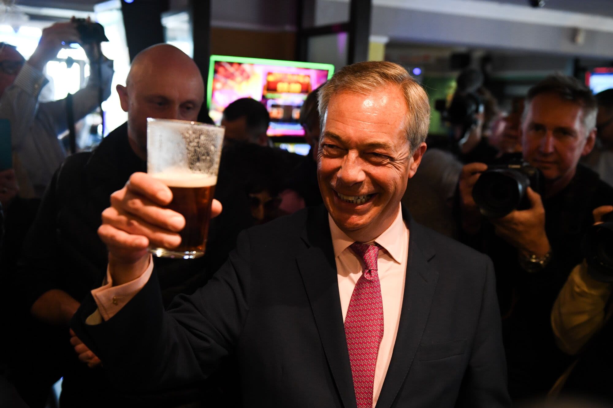 Conservative Donors Flirt With Farage as Fight for UK Election Money Heats Up