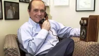 Bob Newhart, deadpan master of sitcoms and telephone monologues, dies at 94