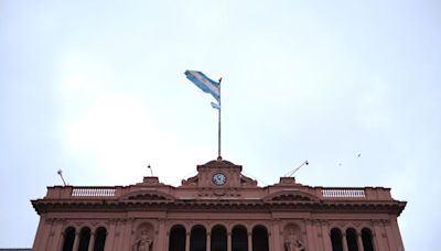 Argentina adjudica títulos del Tesoro por 3.915 mln dlr