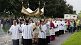 7,000 Strong: St. Paul Eucharistic Procession Called ‘A Minor Miracle’