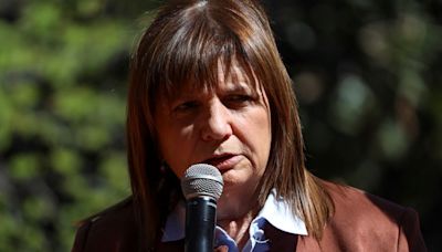 Gobierno argentino da por “superada” controversia por dichos de ministra Bullrich sobre presencia de Hezbollah en Chile - La Tercera