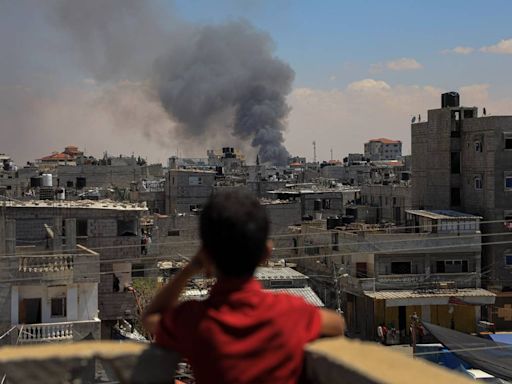 Israel bombardea Rafah pese a la CIJ, conversaciones sobre un alto el fuego en París