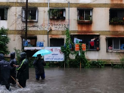 Record rainfall causes Mutha River to flood, Singhad Road houses evacuated