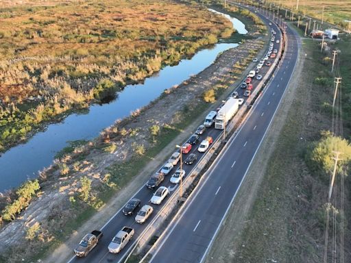 Desde el drone de El Litoral: caos vehicular tras el accidente en la autopista Santa Fe - Rosario