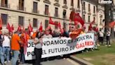 Protesta de los trabajadores de Galmed ante la Delegación del Gobierno