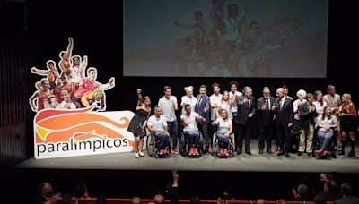 El Equipo Paralímpico Español presenta su uniformidad de 'John Smith' "para ser los más guapos" en París