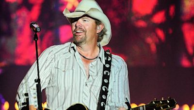 Late Toby Keith's Daughter Leaves Fans Emotional With Appearance to Accept Honor on His Behalf