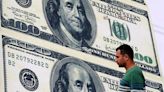 El dólar cae tras retiro de Biden de la contienda electoral, el euro rebota Por Investing.com