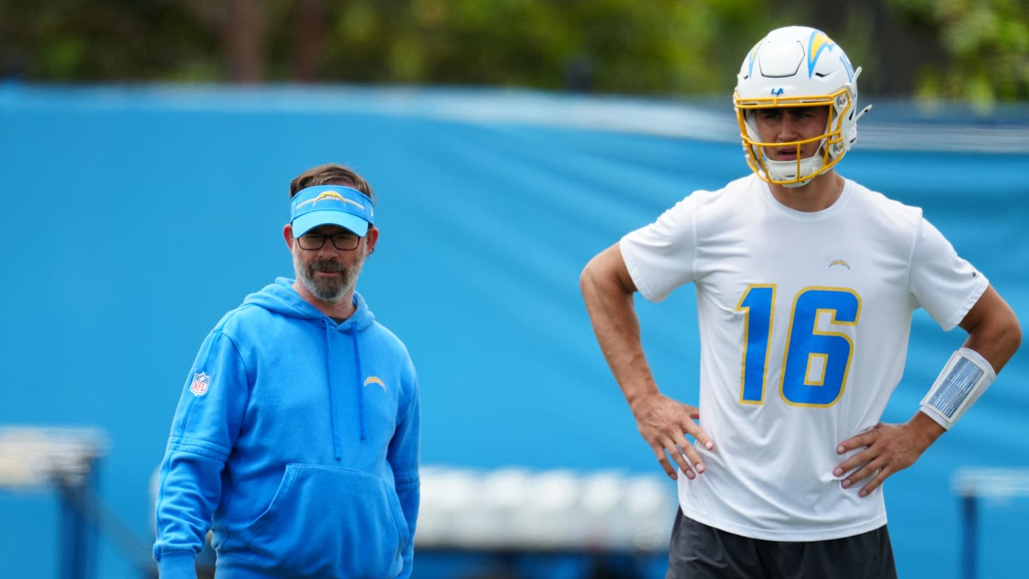 Chargers Officially Waive a Quarterback and Wide Receiver