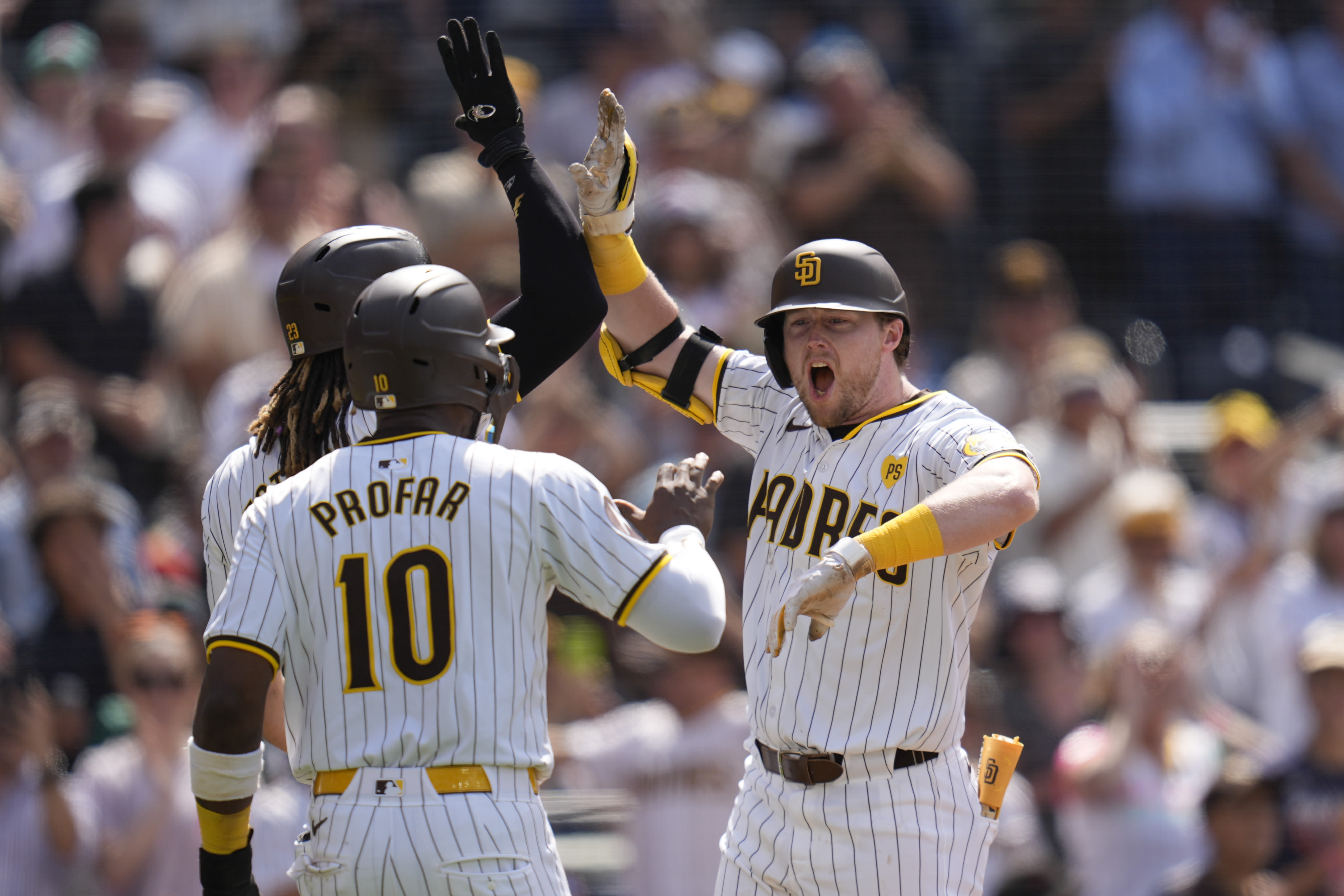 Jake Cronenworth's grand slam lifts the Padres to a 6-2 win against the Reds