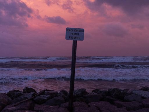 Beryl live updates: Storm strengthens to Category 1 hurricane ahead of Texas landfall