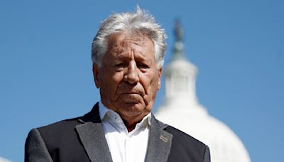 Mario Andretti claims CEO of Formula 1 owner promised to shut out son Michael