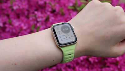 The Apple Watch SE is $60 off this Memorial Day, and it's my favorite purchase this year