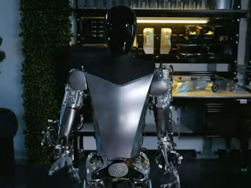 Elon Musk sitúa en el tiempo el lanzamiento de su esperado robot humanoide Optimus
