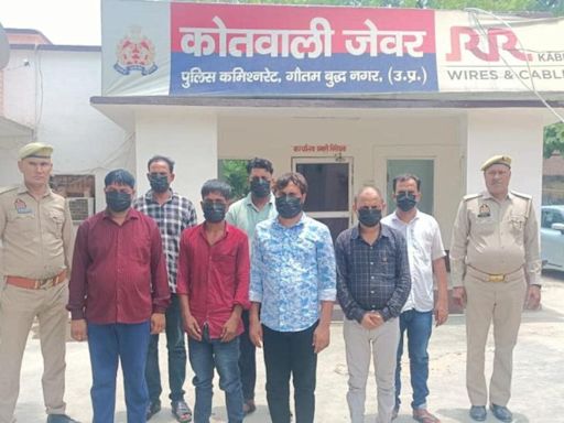 Seven held for fraudulently selling land in Jewar, defrauding buyer of ₹15 lakh