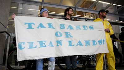 Why oil sands protesters and companies both get it wrong - Macleans.ca