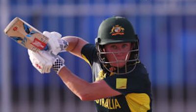 Women's T20 World Cup: Beth Mooney guides Australia to victory over Sri Lanka in their title defence