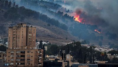 Israel dice que cuatro personas resultaron heridas tras lanzamiento de cohetes desde el sur del Líbano