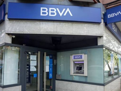 El BBVA prevé cerrar 300 oficinas tras la fusión con el Banco Sabadell