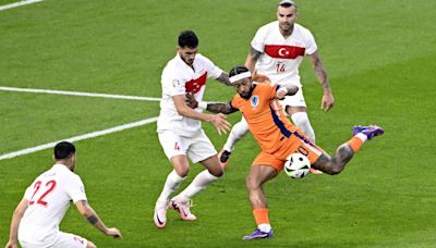 荷蘭6分鐘入兩球 2：1反勝土耳其 4強撼英格蘭｜歐國盃